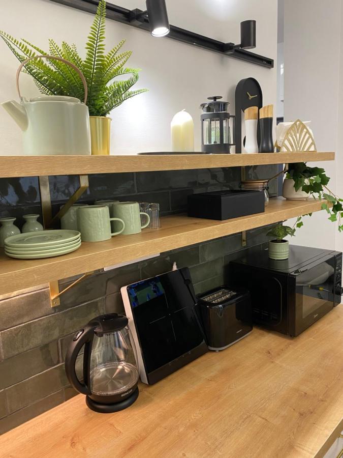 Brand New Design Studio Emerald - Old Town A/C Bratislava Luaran gambar